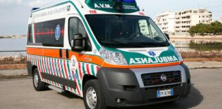 Scontro fra mezzi nel centro a Trinitapoli, due feriti