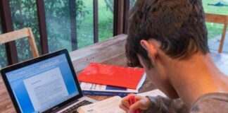 Covid: dal 26 ottobre stop a lezioni in presenza per triennio scuole superiori