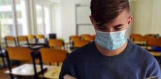 Scuola: elementari e medie ripartono il 7 gennaio, le superiori dall’11