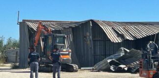 Abusivismo edilizio a Trinitapoli, abbattuti alcuni manufatti già sequestrati