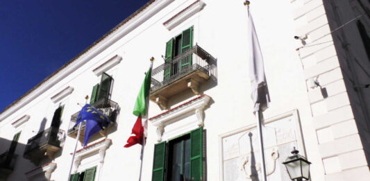 Carta Dedicata a Te, non serve la domanda: la nota palazzo di città