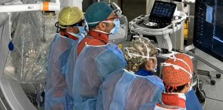Schiacciata da un’acquasantiera in chiesa a Trinitapoli: bimba di 6 anni salvata al Policlinico